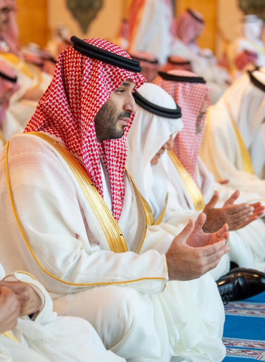 MohamedNoor_N18's tweet photo. أرفع أسمى آيات التهاني لمقام خادم الحرمين الشريفين الملك سلمان حفظه الله وسمو سيدي ولي العهد الامير محمد بن سلمان حفظه الله بمناسبة حلول عيد الفطر المبارك وللشعب السعودي والامة الاسلامية جمعاء اعاده علينا باليمن والبركات 
كل عام وانتم بخير https://t.co/BTkE0bOm3Q