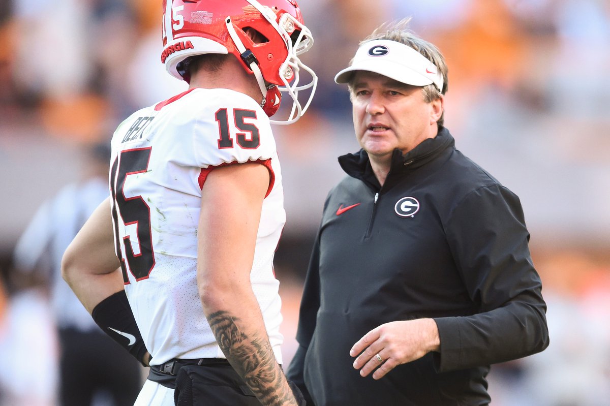 Carson Beck, Georgia football ready for helmet communication that could be coming to FBS onlineathens.com/story/sports/c…