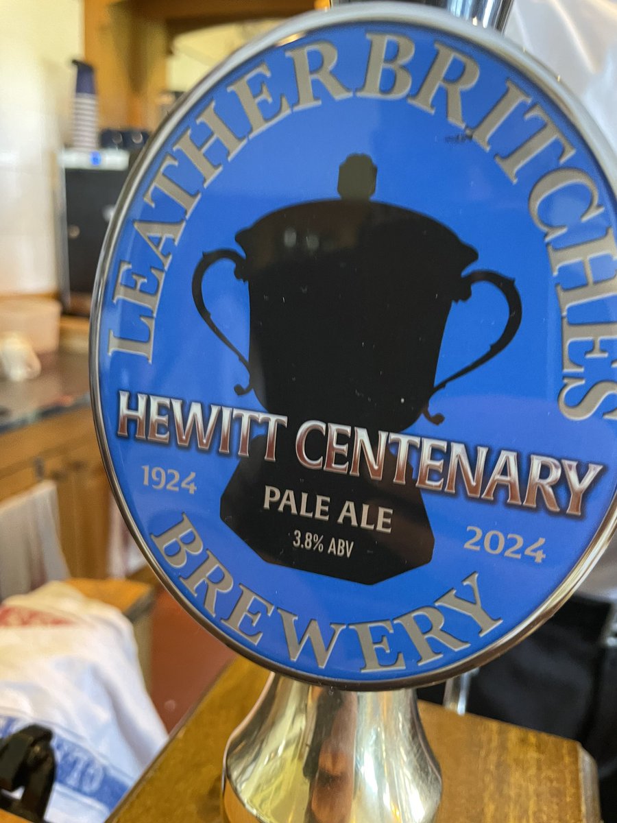 Practice day at the 100th Hewitt off to a good start with a special beer 🍺 👍