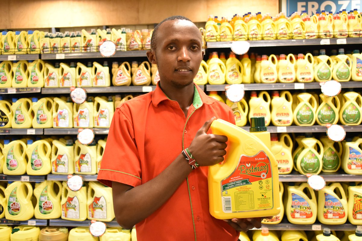 What are you cooking on this Eid Mubarak day? We have made your cooking cheaper and more enjoyable. We have a crazy offer; Postman Cooking oil, 5 liters, now going for 1,111/- down from 1586/- save 475/- Karibu Cleanshelf. #DealsNiSafi #OffersNiMob #happyeidmubarak