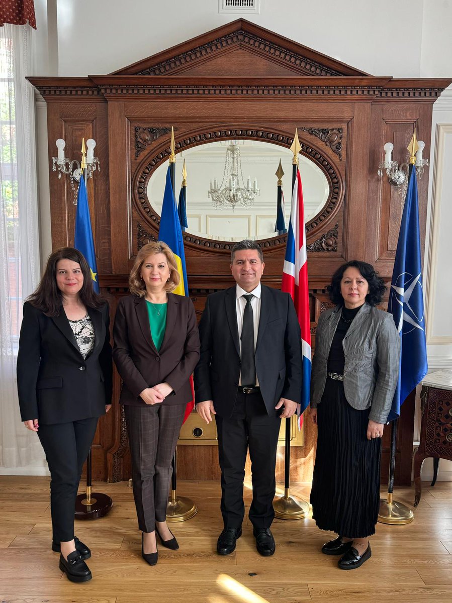 Glad to welcome to the Embassy Adrian Găvruța, Adela Mihuț and Laura Patrichi, members of the delegation from the Romanian Ministry of Transport and Infrastructure @mtransporturi, in London for attending the 48th session of the Facilitation Committee (FAL 48) at @IMOHQ.