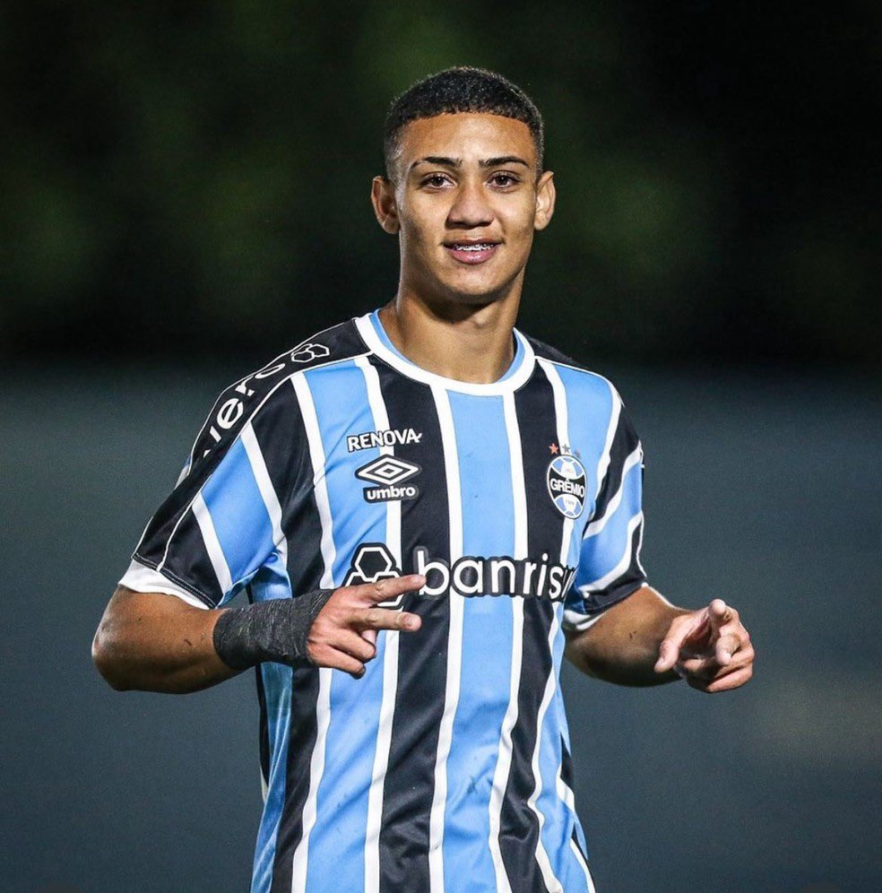 #Wolves have reportedly shown an interest in Gremio winger Gustavo Nunes (18). 🇧🇷 Other clubs such as Arsenal and Liverpool are also said to be interested but Gremio are expecting the City Group to prepare an offer of around €20m. 📰 @cesarcidadedias via @diogo_rossi | #WWFC