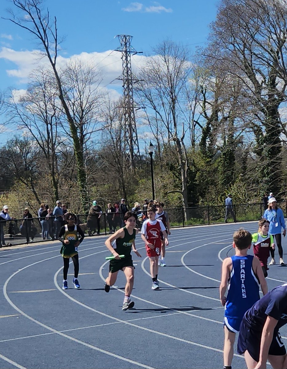 TristansMama10's tweet image. First #SMA meet of the season, relay carnival!
Sprint Medley 🥈
4x400 🥇
Long jump 13'1 5️⃣
#springtrack