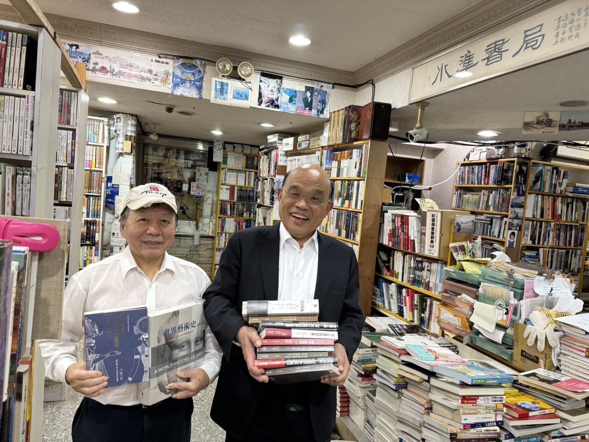 多逛書店，多看書。