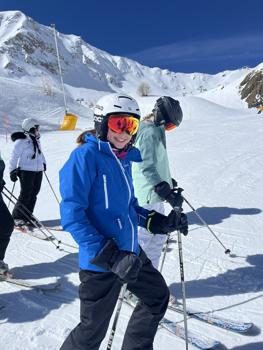StonarSchool's tweet photo. Some of our pupils kicked off their Easter break with an unforgettable School ski trip to Italy! They conquered all kinds of conditions - white-outs, bluebird days, and were treated to some fresh powder. They were fantastic ambassadors for our School. #stonar #skiing #italy https://t.co/i1NzOHr1gp