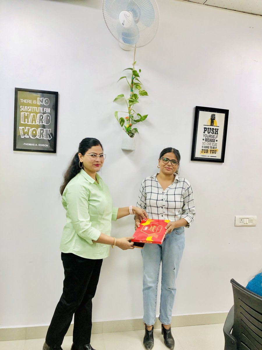 Witnessing a moment of appreciation as our CEO welcomes our new HR ' khushi ' to our organization.
#gratitude
#ProfessionalGrowth
#newarrivals
#TeamSuccess
#welcomeaboard
#PositiveWorkplace
#officelife
#viral
#trend