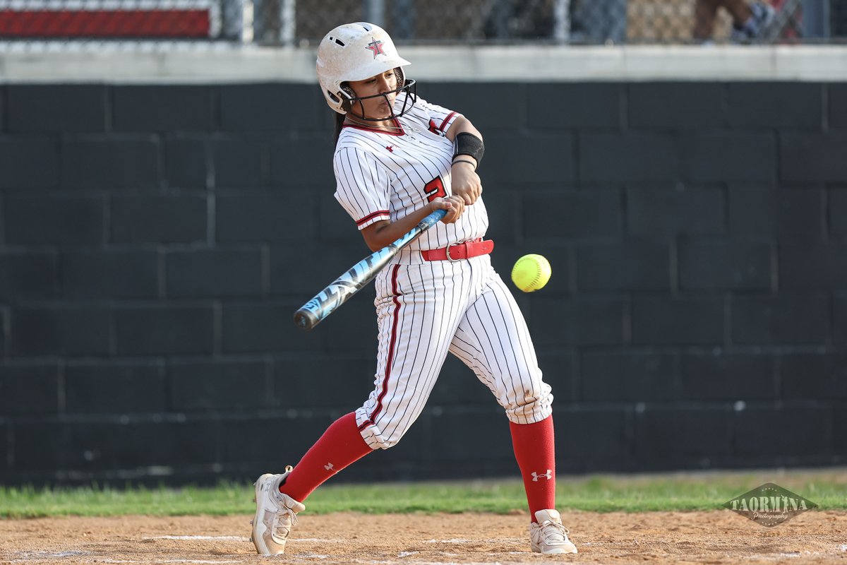 Real_Rhonda_T's tweet photo. The Terry Lady Rangers dropped their Battle of the Berg game to Lamar Tuesday night at Ranger Field. @TerrySoftball @Terry_Rangers @lcisdathletics https://t.co/5b1K0Iiwvs
