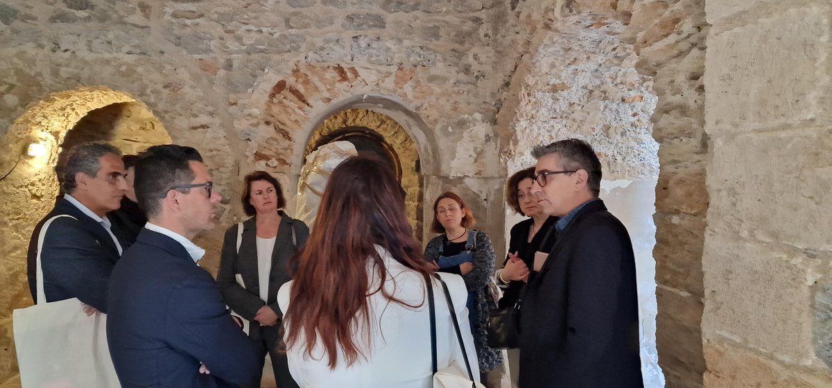 👉Invitados por el @ajeivissa , ayer recibimos la visita a la sede de Dalt Vila del @MAEFmuseu , del secretario de Estado de Cultura, Jordi Martí Grau, así como de diferentes representantes de las instituciones locales y autonómicas.