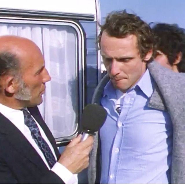 Niki Lauda being interviewed by Stirling Moss. #F1 #Formula1 #RetroGP