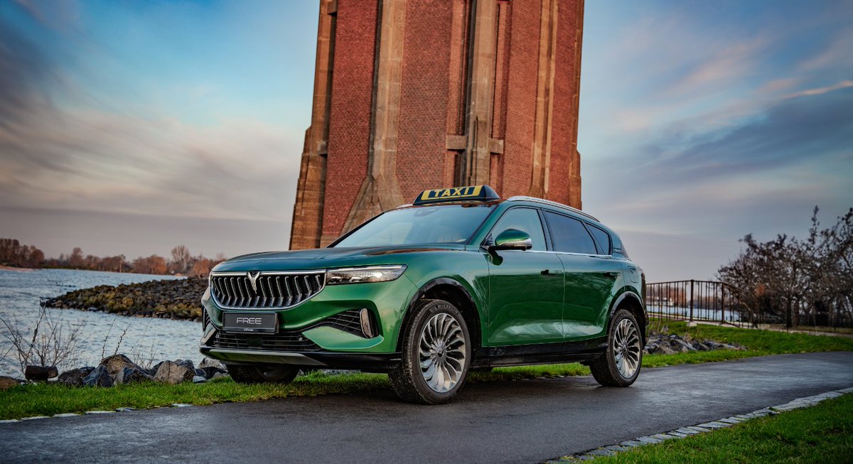 beijerauto's tweet image. De Beijer CAN-database is weer een Chinees automerk rijker: VOYAH. Na zijn recente debuut in Nederland is de VOYAH Free direct gemeten door Beijer Engineers, waardoor hij nu al als taxi de weg op kan! @VOYAH_Global #candata #taxi #connectedmobility