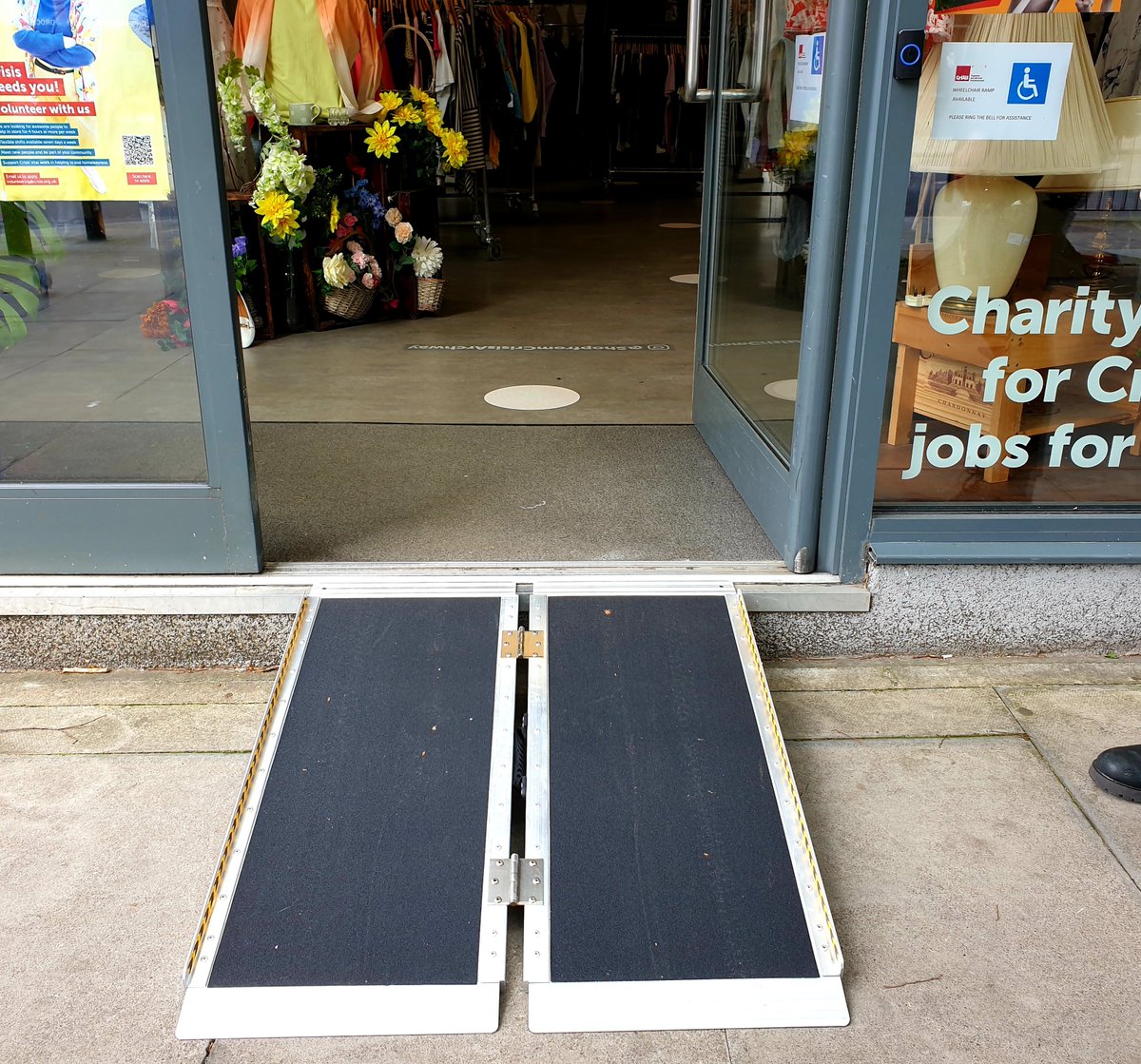 FredFli80762995's tweet image. Well done @crisis_uk @matthew_downie 
#disabilitys access ramp available and Bell at door to ring for attention  at their shop in Archway..London while driving out and around in Power #wheelchair 
Lived Experience of #homelessness