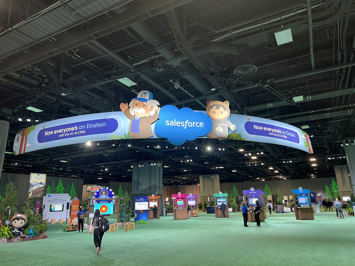 I’m at @salesforce World Tour DC! See you here? Show opens at 9AM, badge pickup is happening now. #SalesforceTour