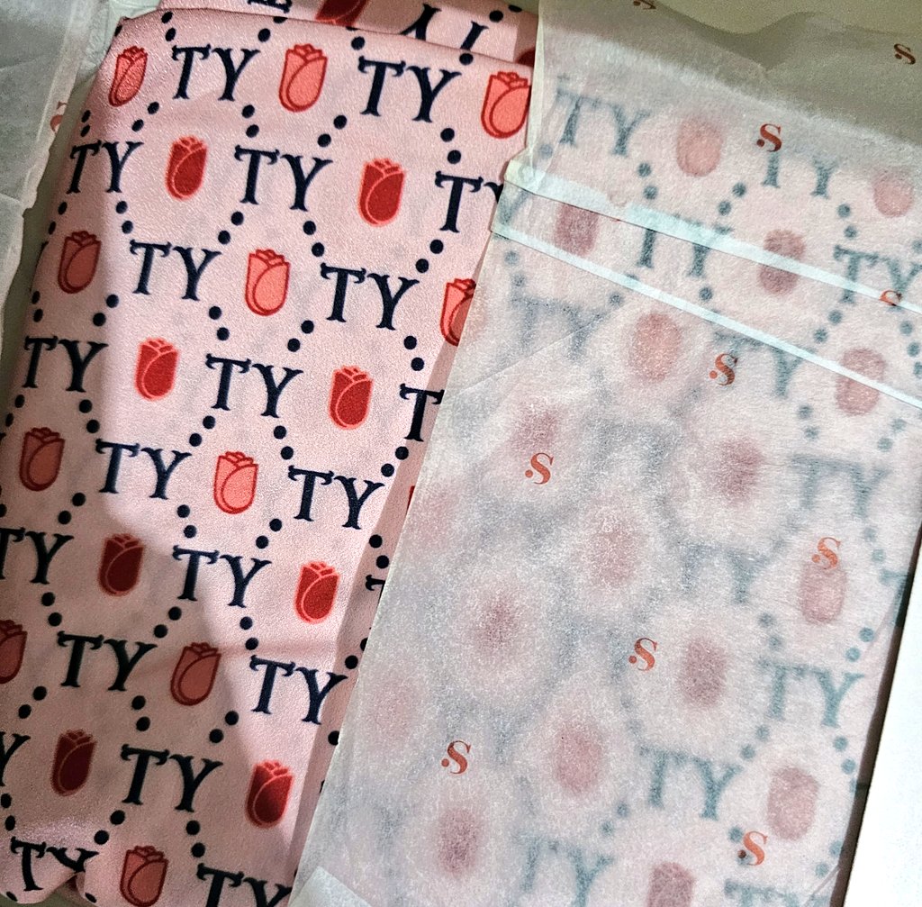 interest check for this taeyong monogram scarf by @/ lltyjjhh 

rfs: nadoble order 
size is 140x140cm

t. wts ph nct lee taeyong ty monogram pink scarf onhand rose