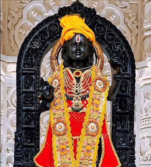 अयोध्या में आने वाली है, प्रभु श्री रामलला की पहली #रामनवमी टेंट में नही बल्कि अपने भवन में....🚩

जय श्री राम  "जय सियाराम"🙏❣️