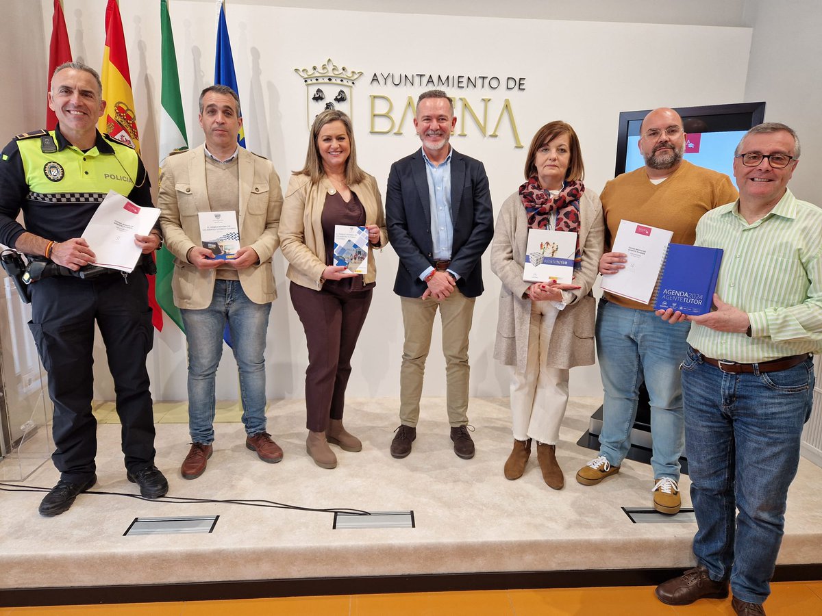 Baena creará la Unidad de Agentes Tutores y el primer paso es la formación. Por eso la Casa de la Cultura acoge del 23 al 25 de abril el curso básico de agente tutor/a dirigido a Policía Local de Baena principalmente y a los de toda la comarca. #baenajuventud #baenaseguridad