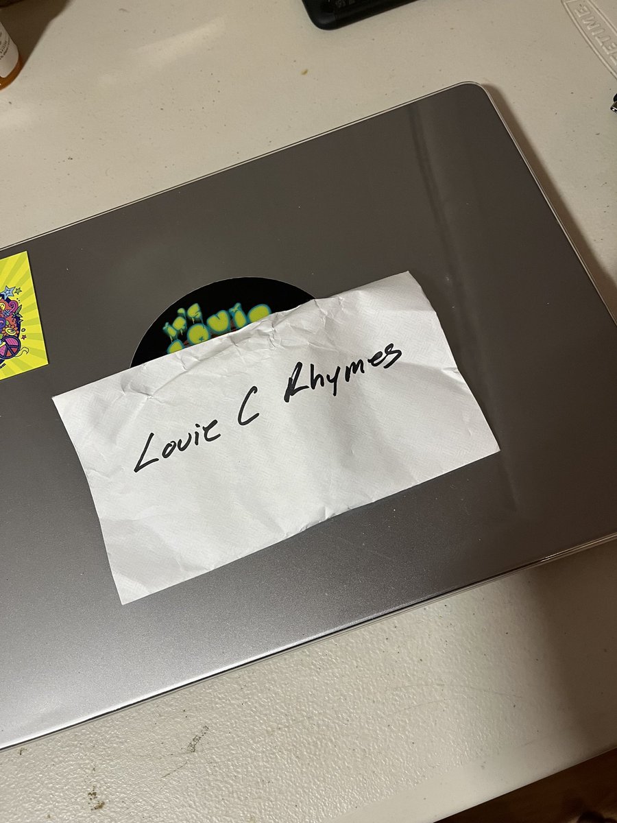 GM IF YOU DON’T VALUE YOURSELF NOBODY ELSE WILL💯📠🔥 5 events ASKED ME to perform at NFTNYC. 😳 1 of 5 offered to pay 🤔 - it was @thirdplanetstudio They handed me this envelope after my set It feels good to be valued🙏🏼 Collect on @LensProtocol to support us both🙌🏼