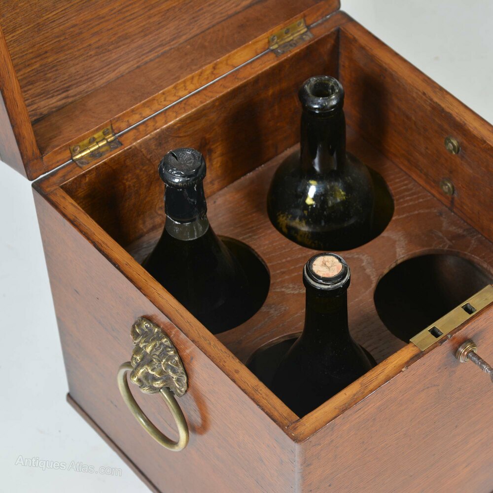 For sale on Antiques Atlas is this
Georgian oak campaign wine cellarette antiques-atlas.com/antique/georgi… 
#Antiques From Leslie & Baggott @lesliebaggott  
#winecooler #antiquewinecooler #wine #winecellarette #champagnecooler #champagne #winecellar #diningroomdecor