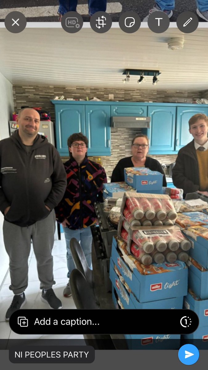 NIPEOPLESPARTY's tweet photo. @BoulderMurphy3 @Frosty_Vagabond @BoysAGoodUn @JamieBrysonCPNI @TonyMallon14 Out helping the community before Easter https://t.co/xwDz4lQi4T Stephen mc Clenaghan I am pleasure to meet you https://t.co/JskYF9lw0h