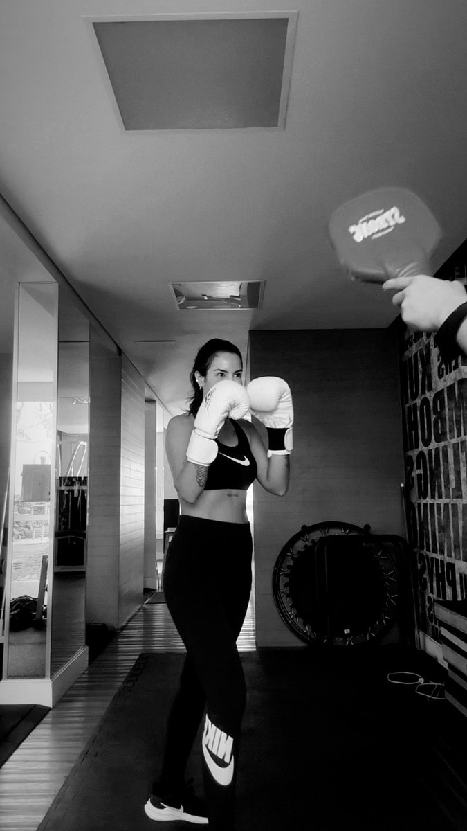 venturottibia's tweet image. BOM DIA 🙅🏻‍♀️