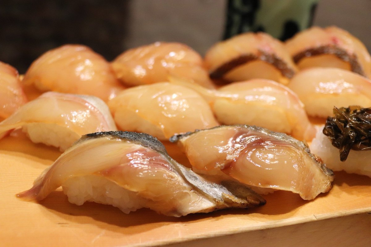 SSR_photon's tweet photo. 八丈島グルメ
名物の島寿司は4ヶ所くらいで食べた。
やっぱり海鮮が美味しい。
それと海風しいたけも結構プッシュされる。

 #ファインダー越しの私の世界 
 #カメラ好きな人と繋がりたい https://t.co/dssUZLC8X7