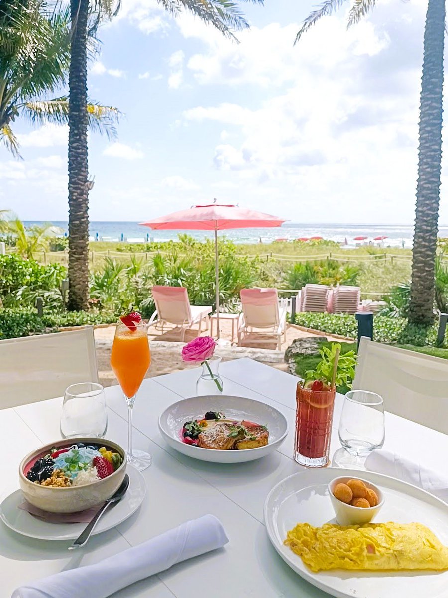 Wake up at #grandsurfside to a feast for the senses: delicious breakfast bites and stunning oceanfront vistas. buff.ly/4aJho3G #morningbliss #oceanfronteats #breakfasttime #miami #morningmagic #morningviews #breakfastwithaview #morninggoals #oceanfrontliving