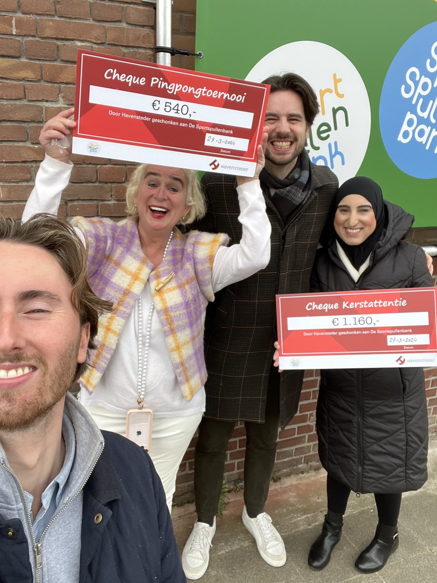 Havensteder medewerkers tonen maatschappelijke betrokkenheid, niet alleen op het werk. Bij onze kerstattentie kon men het bedrag doneren aan een goed doel. Ook bij ons pingpongtoernooi haalden we geld op. Dit jaar hebben we €1700 opgehaald voor de #Sportspullenbank! #Havensteder