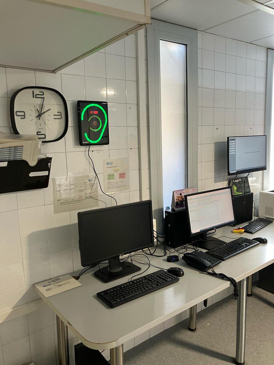 CanalisBea's tweet photo. En nuestra Sala de Partos hemos instalado un Sonómetro en el Control de Enfermería y matronas: sabemos la importancia que tiene la tranquilidad y el silencio que necesitan las mujeres al parir y los bebés al nacer. #ConsorciCsi https://t.co/CCxT1zMku8