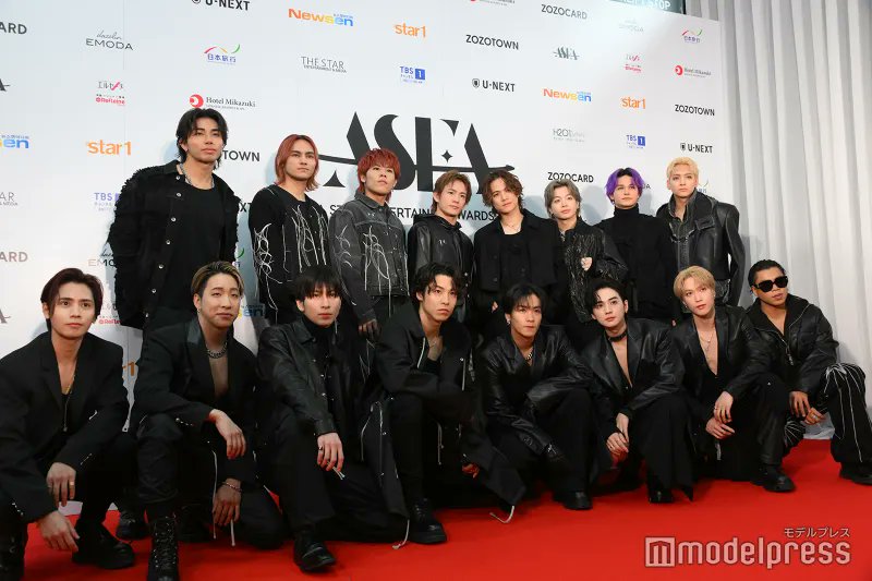 GKzWmdOawAAiXOB?format=jpg&name=900x900