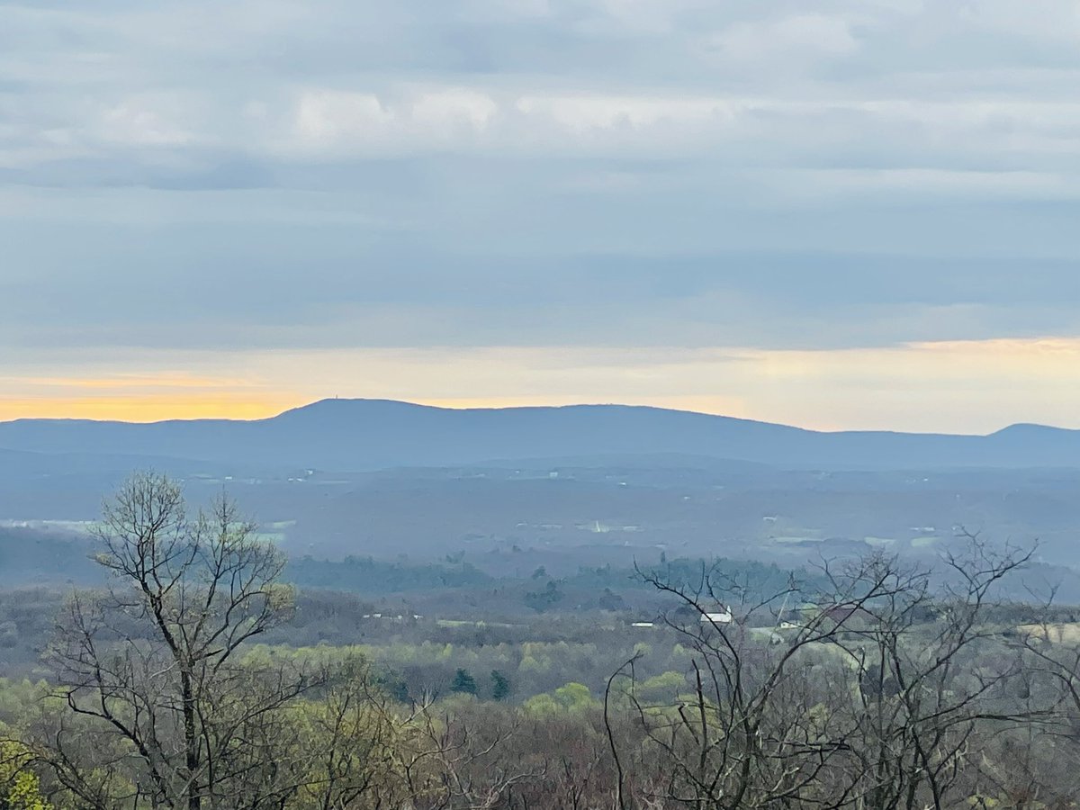 Alright western Maryland. I see your sunrises over these mountains and I love it 😊 Onward to community engagement and coffee 💪