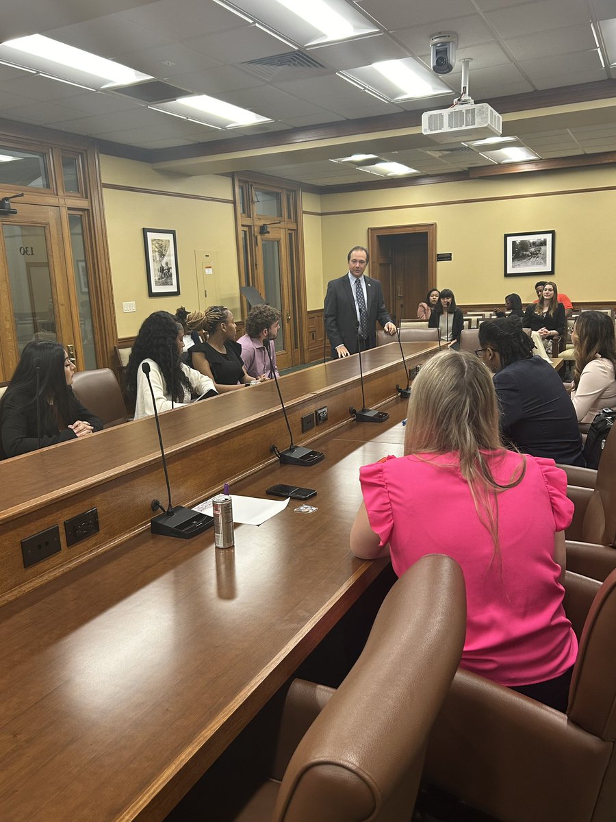 Senator Petty spoke to our youth this morning before the competition begun. Thank you Sen. Petty for your words of wisdom!

Fun Fact: Sen. Petty is an Alumni of the Van Buren Boys &amp; Girls Clubs! 💙

#ARYOY