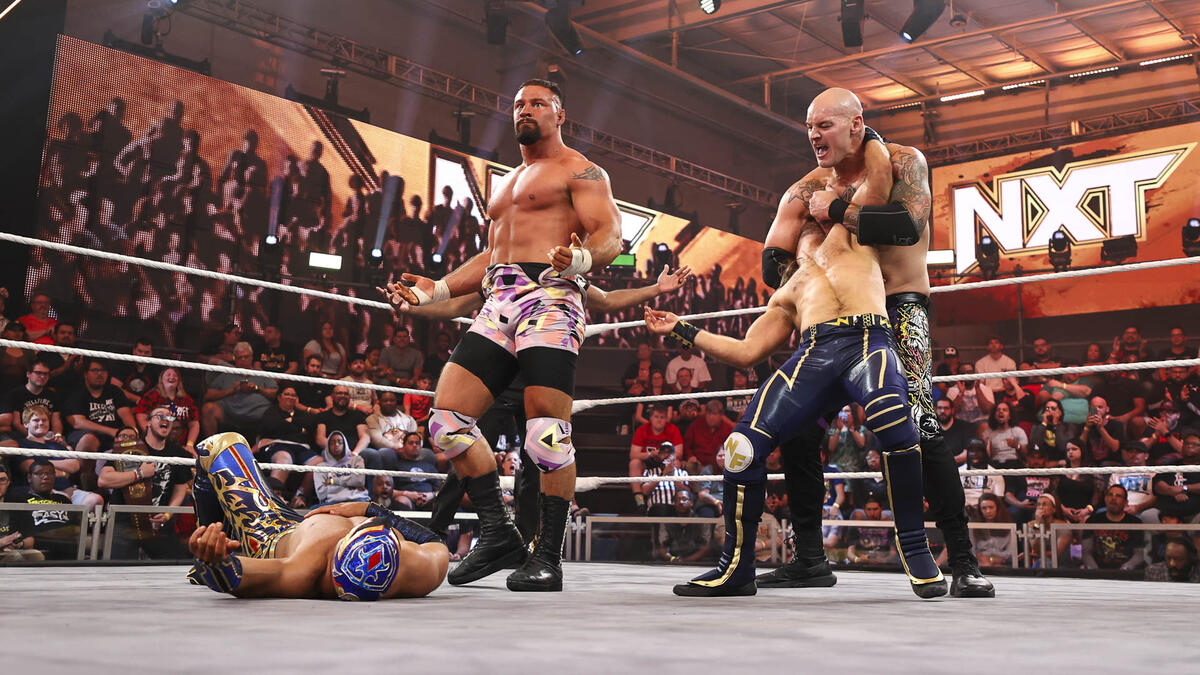 💥 Ne manquez pas dès 19h15 : Frazier & Axiom vs. Wolf Dogs pour les titres Tag Team ! ⚠️ Rediffusion des 3 shows à la suite (RAW, NXT, Smackdown) désormais chaque dimanche dès 08h55 #ABWWE #NXT