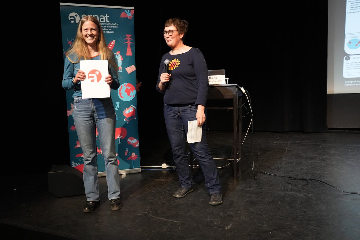 Luisa Minich (@WSL_research, @ETH_en) is also rewarded! A big round of applause for the winner of the #SGCD24 best poster in the '#Geosphere/#Biosphere' category 🏆