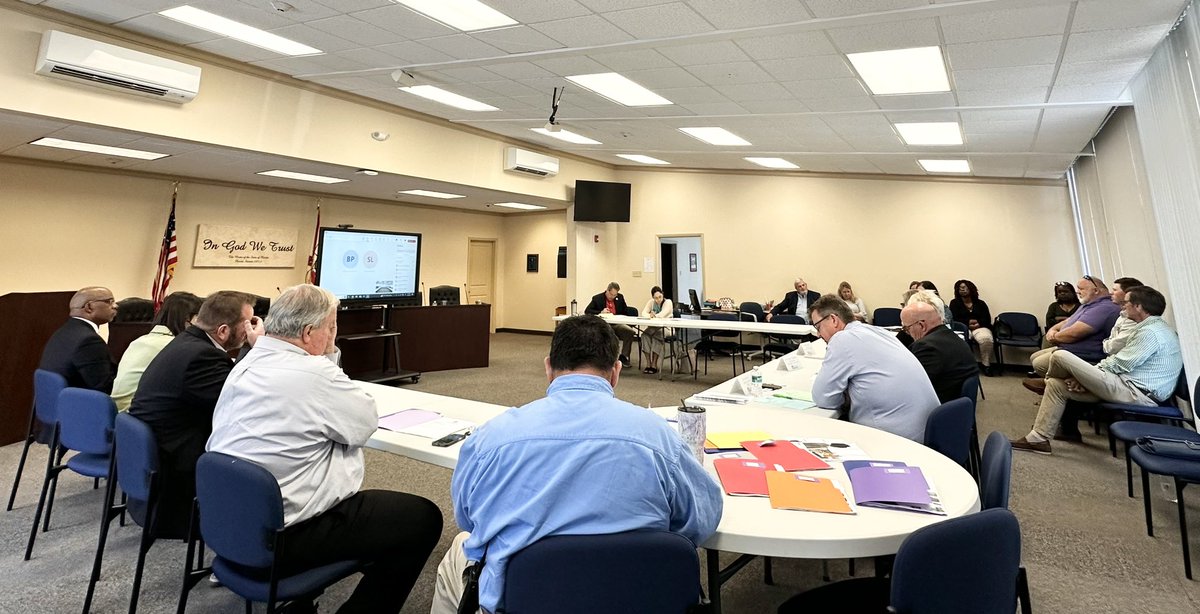 Happy to share our #CTE successes and opportunities with the PAEC Board of Directors this morning! The superintendents of these smaller, rural districts provide better resources for their teachers and students together than they could alone.

#GetThereFL 👊🏼