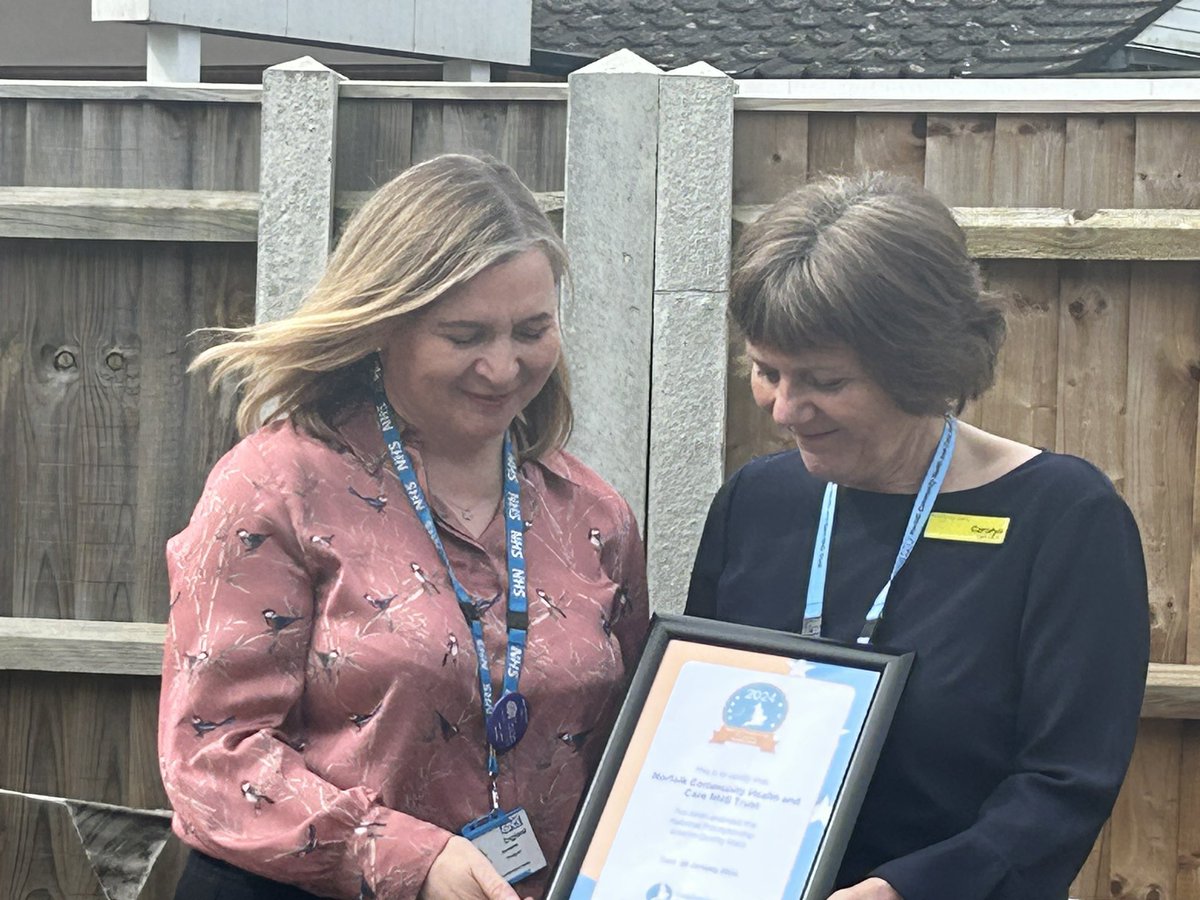 Our DoN Carolyn receiving the Preceptorship Award for NCHC from Geraldine Rodgers, NHS England. Thank you to everyone who worked so hard to help us achieve this. <a href="/ClinicalEd_NCHC/">Clinical Education Team at NCH&C</a> <a href="/NCHC_NHS/">NCH&C</a>