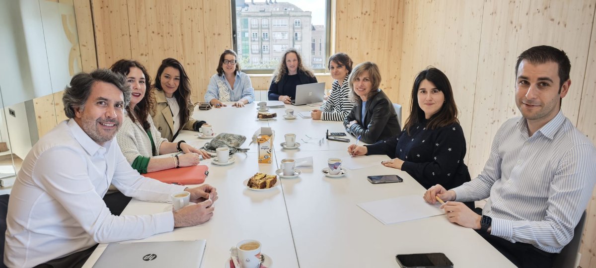 ✅ Mantivemos unha xuntanza cos responsables dos programas de emprego e inclusión social para continuar avanzando no obxectivo de potenciar a inserción laboral da veciñanza. 👥 Participou a alcaldesa, Nava Castro, e os edís Silvia Fernández, Raquel Plana e Francisco Represas.