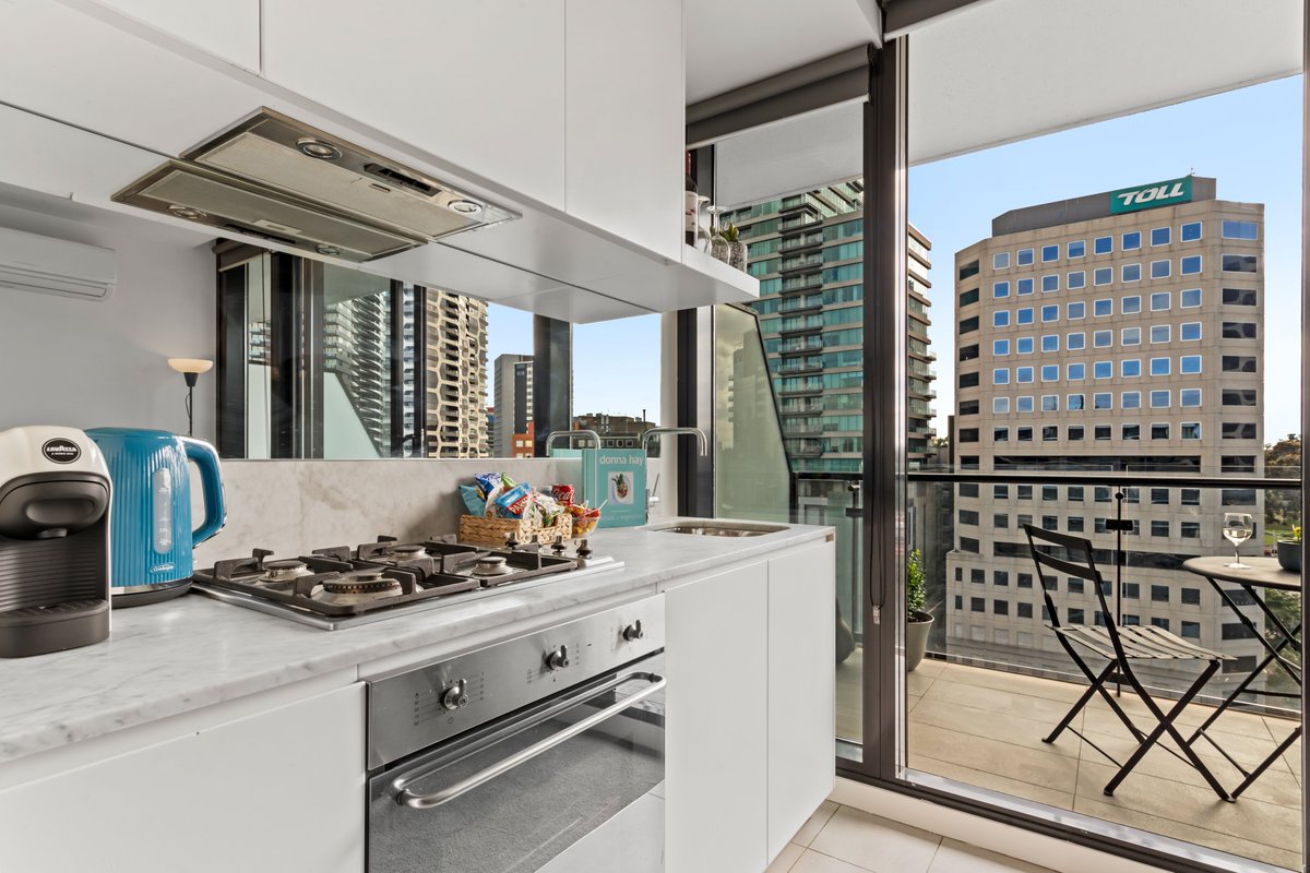 South Melbourne's Best Short Stay Accommodation! booking.com/Share-HD2CdQ

#southmelbourne #accommodation #views #longstay #fullykitchen #washingmachine #views #melbourne #cbd #city #ausopen #f1 #travel #traveller #BusinessTravel #aus #coldplay