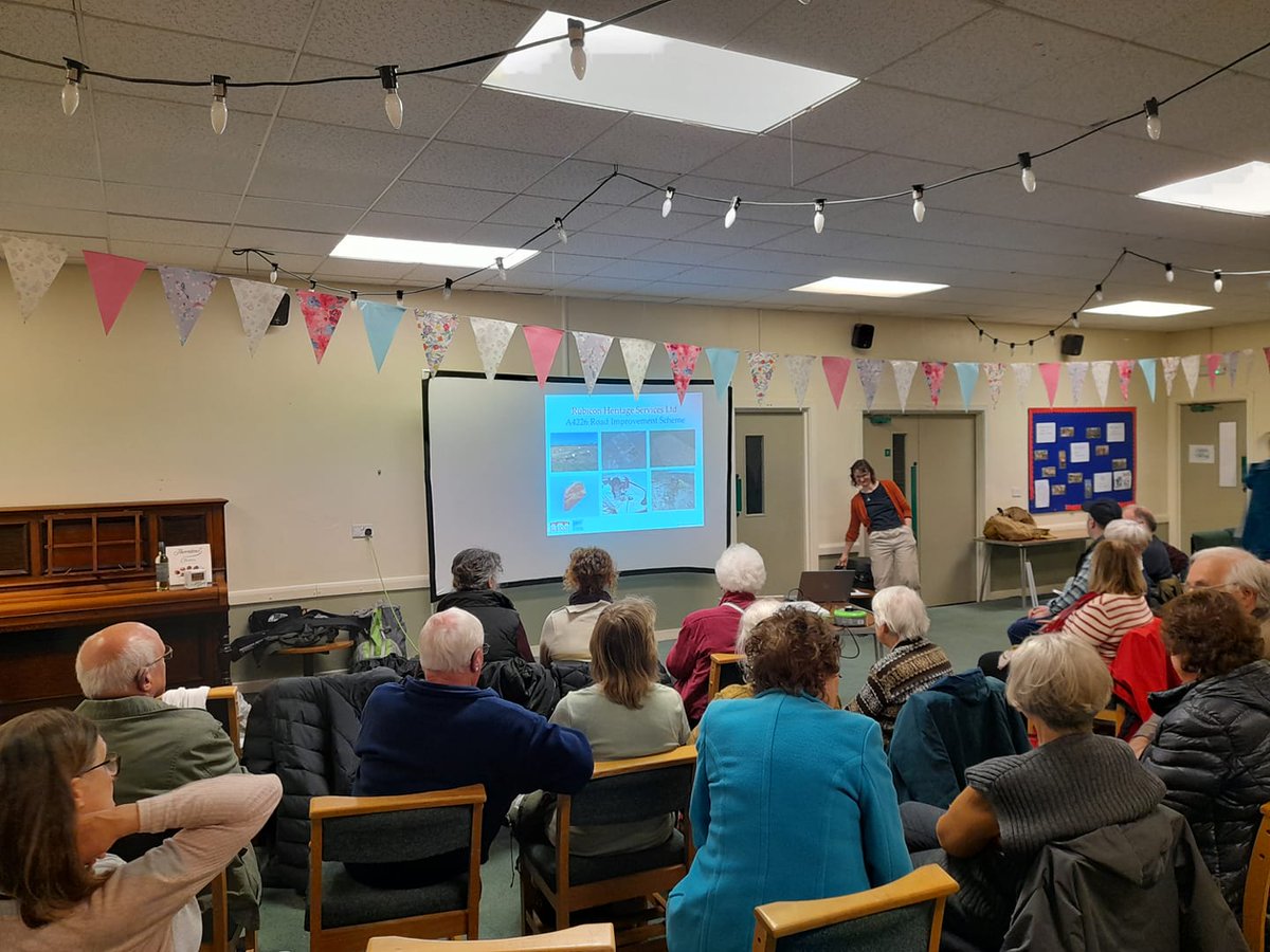 We love community outreach! 🗣🏛⛏ Penarth Local History Society hosted our own Rachel Morgan-James for a talk about the amazing multi-period prehistoric, Roman and medieval Five Mile Lane site - @VOGCouncil. See FML via a FREE ebook & @ArcGISStoryMaps: rubiconheritage.com/news/five-mile…