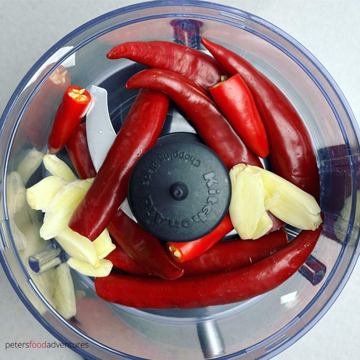 pfoodadventures's tweet image. This is the BEST sweet and spicy sauce, Sambal Kicap is popular in Malaysia, Singapore and Indonesia!
Recipe 👉 petersfoodadventures.com/sambal-kicap/ 
#kicapmanis #sambalkicap #sambal #sweetchilisauce #sweetsoysauce #dippingsauce #southeastasianfood