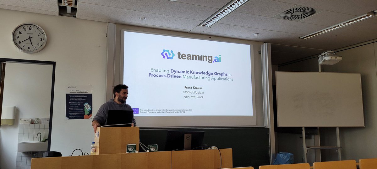 Franz Krause presenting key results from the @AiTeaming project at the @dwsunima colloquium. #knowledgegraphs #Industry40
