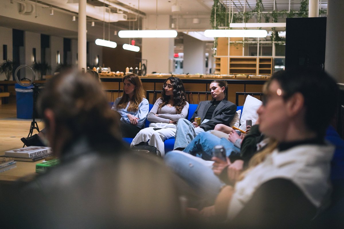 Journalists Club is where reporters, editors and media pros make friends IRL. We just hosted 60 journalists for a fireside chat and happy hour featuring @jappleby, @JoeMilord, and Morning Brew Reach out if you're interested in meeting people in your own industry!