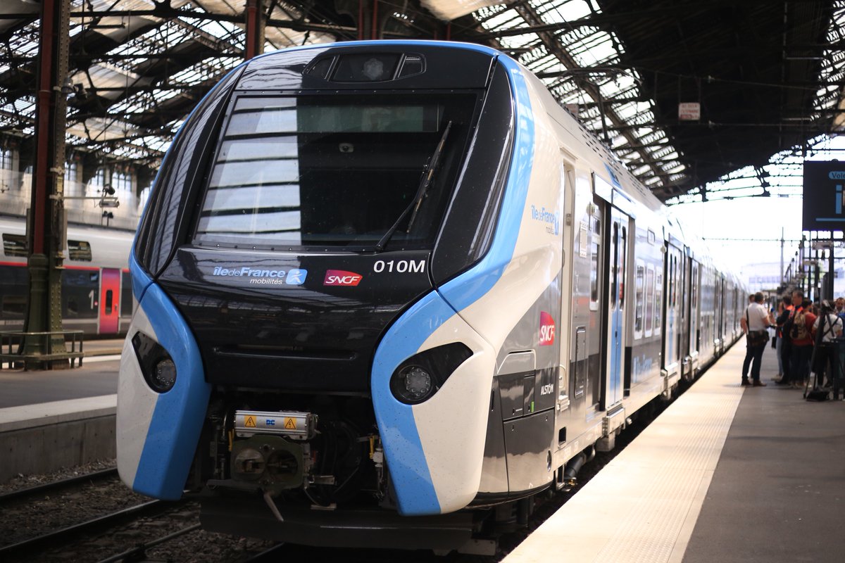 📣 Une commande de 35 RER NG supplémentaires à destination de la ligne E a été votée lors du dernier #conseilIDFM. Un investissement de 650 Millions d’euros. Retrouvez notre CP 👉 presse.iledefrance-mobilites.fr/ile-de-france-… #RERE #TransportsIDF