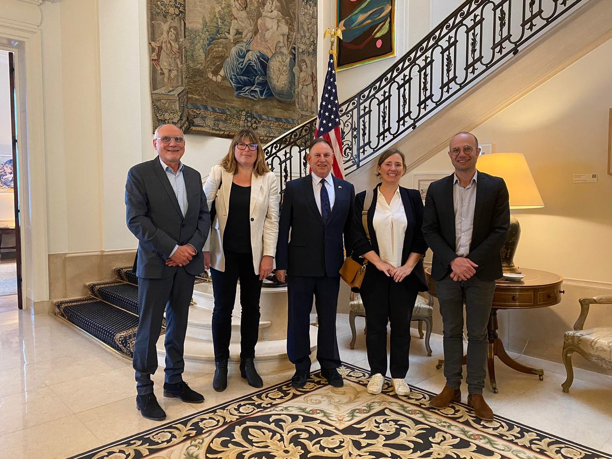 One of many things our two countries have in common: it’s election season! Fascinating discussion today on Belgium politics with academics @Emilie_vanHaute #CarolineSägesser @MarcLooverbosch @nicolasbouteca.