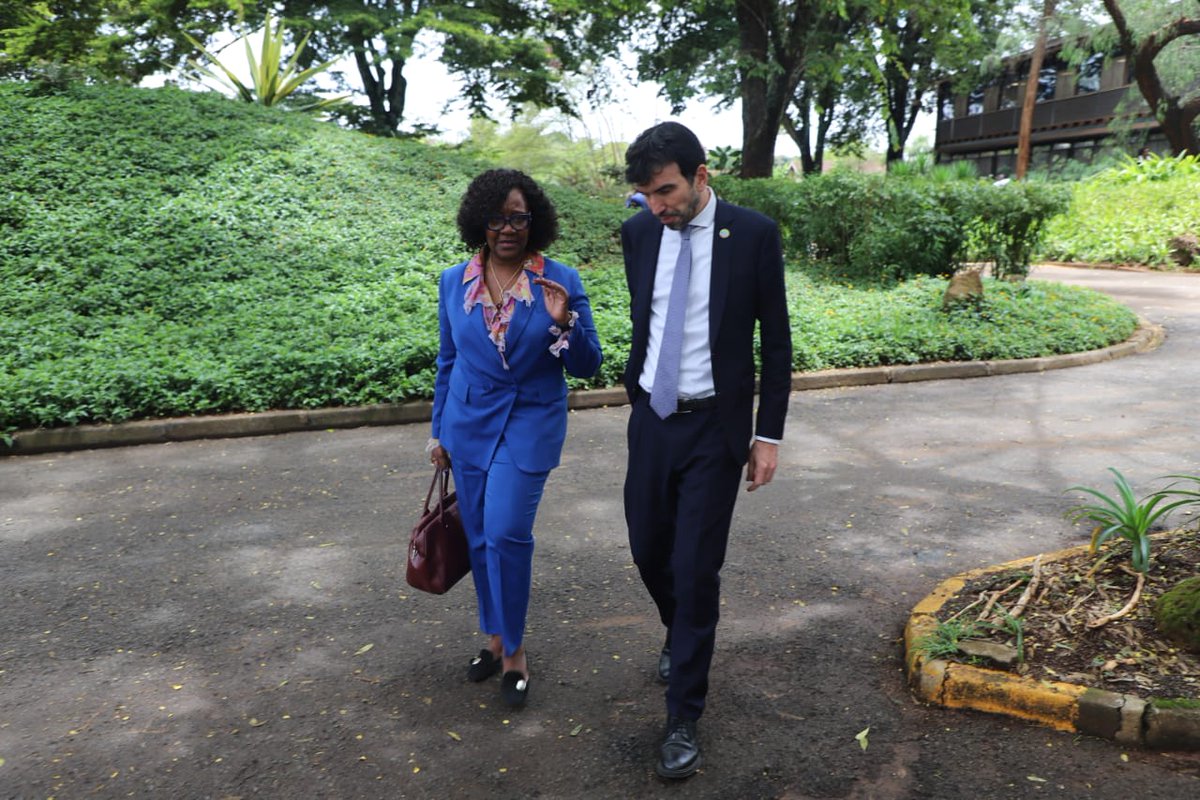 Short tour of the UN Complex in Gigiri, Nairobi, with FAO DDG Martina during his mission to Kenya.