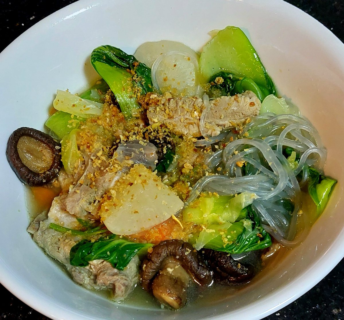 This is a repost, the one I posted yesterday was trolled  by a racist loser guy from the UK. 

Pork rib soup, a favorite for all when it comes to homemade soups. 
My wife used these mungbean vermicelli noodles for first time and as always it was super delicious. 🤌👌😊
