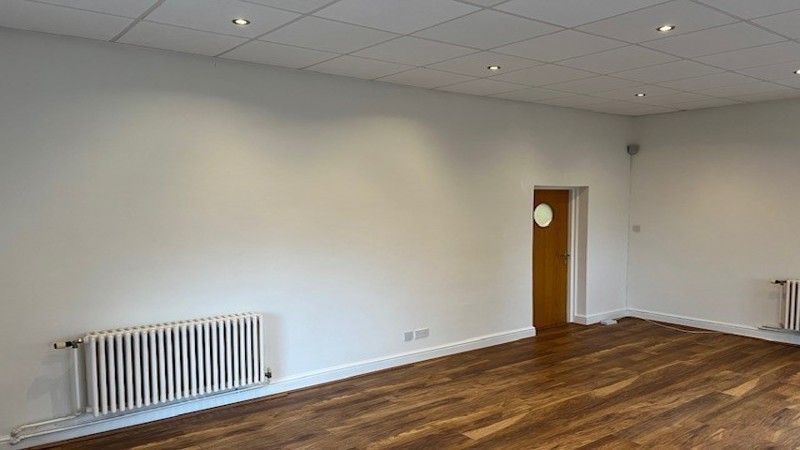 Ground and first floor #officesuites from @wardsurveyors - 301 Sq Ft with car parking, communal WC facilities, shared kitchens and a passenger lift. Conference rooms are also available. Located at the prestigious Bosworth Hall Hotel, #MarketBosworth. buff.ly/3Qk7App