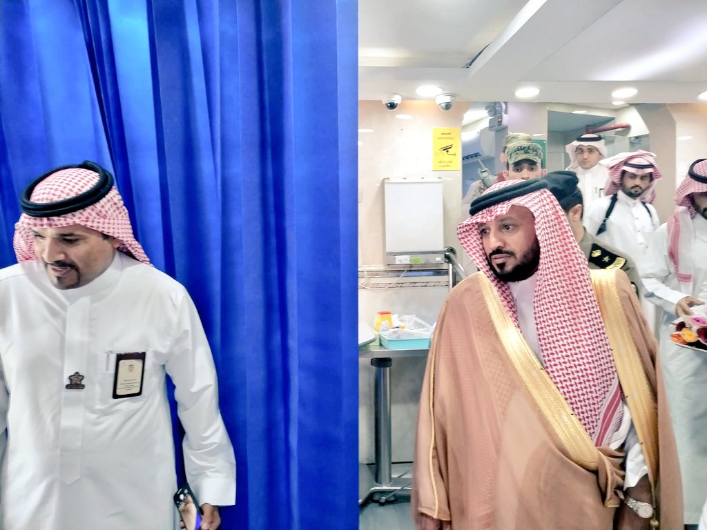 محافظ #فيفاء المهندس صالح بن علي القحطاني يعايد المرضى بمستشفى #فيفاء العام 

 #عيد_الفطر_المبارك