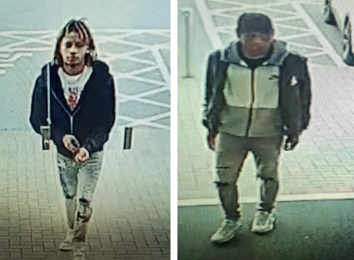 #APPEAL: We have released CCTV images of two men we’d like to speak to after an iPhone was taken from a shop in Tamworth. Read more: orlo.uk/ZSCj7