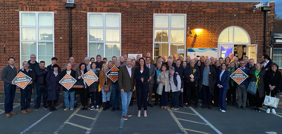 Great turn out @ElmbridgeLibDem #LocalElections2024 launch last night! Fantastic @LibDems candidates in every ward looking forward to joining our excellent cllrs leading @ElmbridgeBC on May 2nd. What a team! Thanks to @jonny_oates for joining @brucemcd23 and me #EsherandWalton