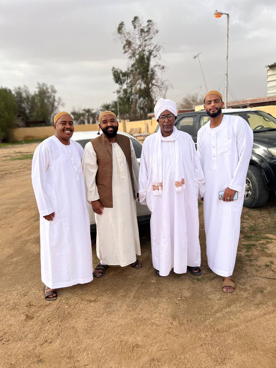 كل عام وانتو بخير ينعاد عليكم بالصحه والعافيه