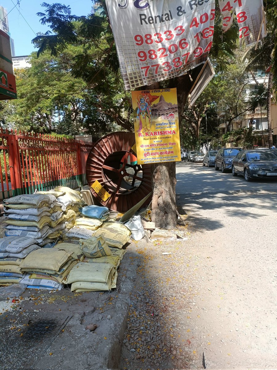 In today's edition of #FootpathAbuse
Footpath turned into construction storage site.

BMC #FreeOurFootpaths and remove those hoardings.

Unnat Nagar 3, Goregaon West.